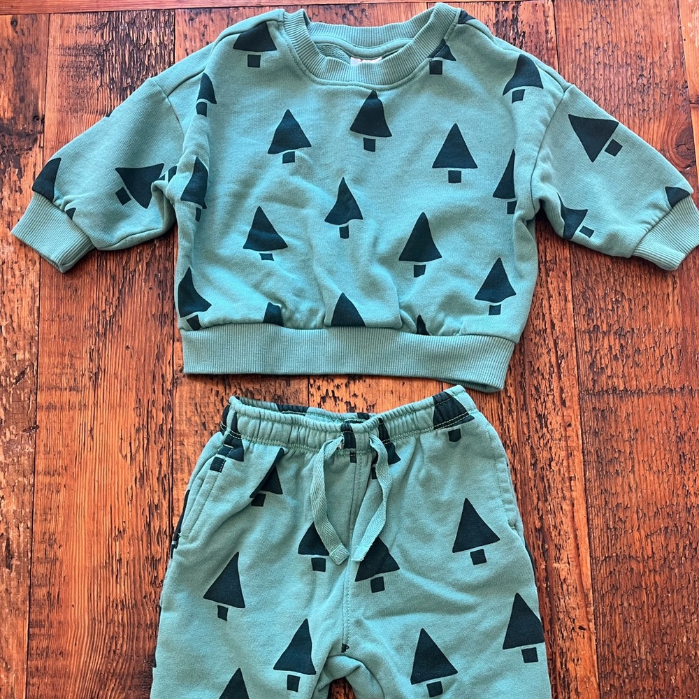Hanna Andersson Tree Print Sweatshirt & Joggers Set